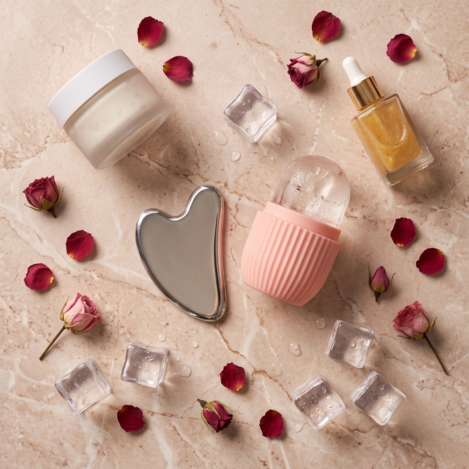 Rituel beauté du matin avec le rouleau de glace visage Sové